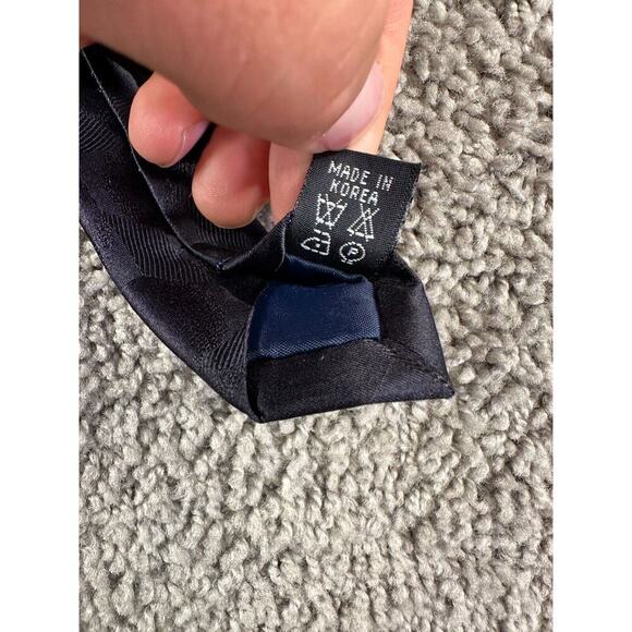 VINTAGE 90s Mickey & Co Atlas Design Neck Mens Silk Red Light Green Light Sweden - Picture 10 of 11